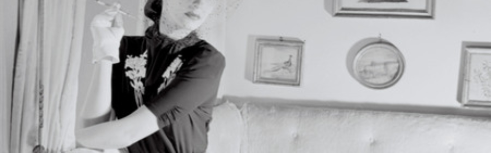 06-hbx-mirrored-chinoiserie-table-0514-de-large_new